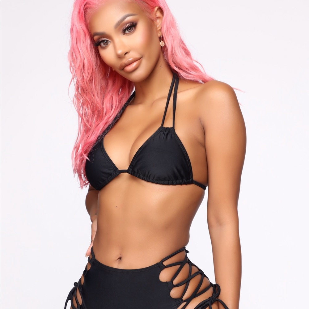 Black bikini